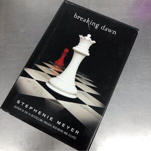 Twilight: Breaking Dawn by: Stephanie Meyer, hardback book